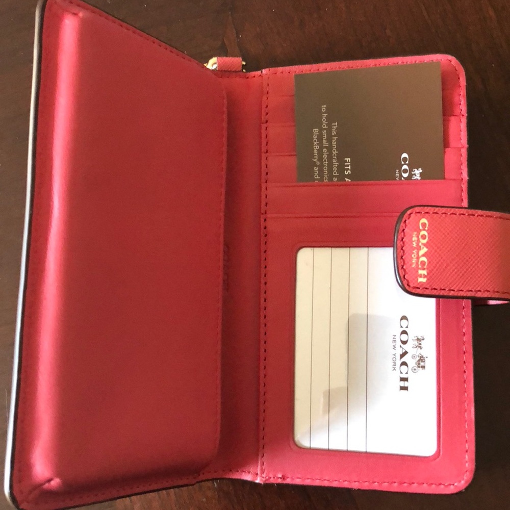 Coach wristlet - Picture 3 of 4